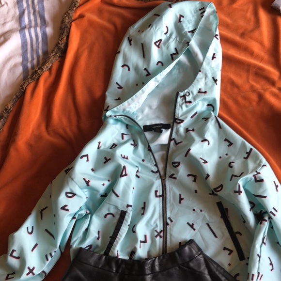 Outfit - Picture 3 of 4